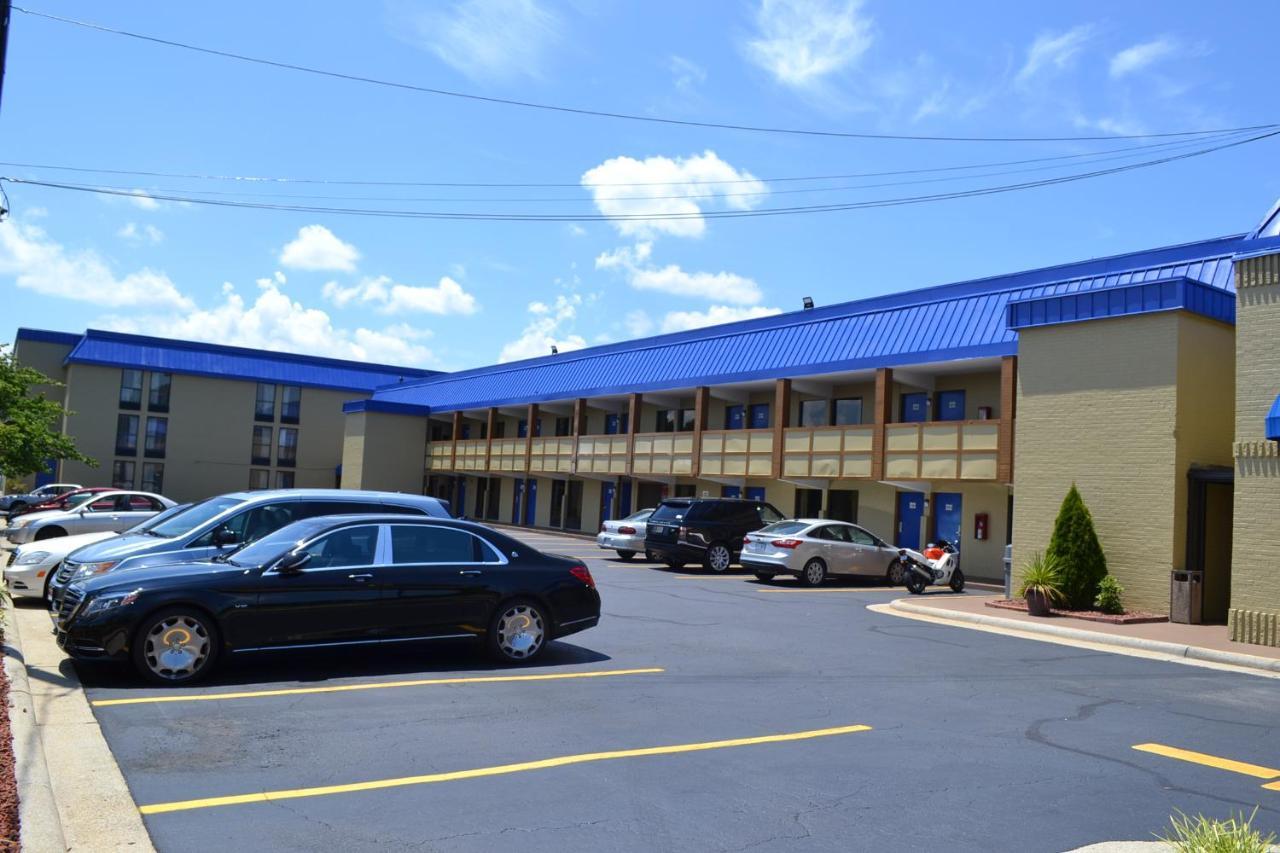 Days Inn By Wyndham High Point/Archdale Εξωτερικό φωτογραφία