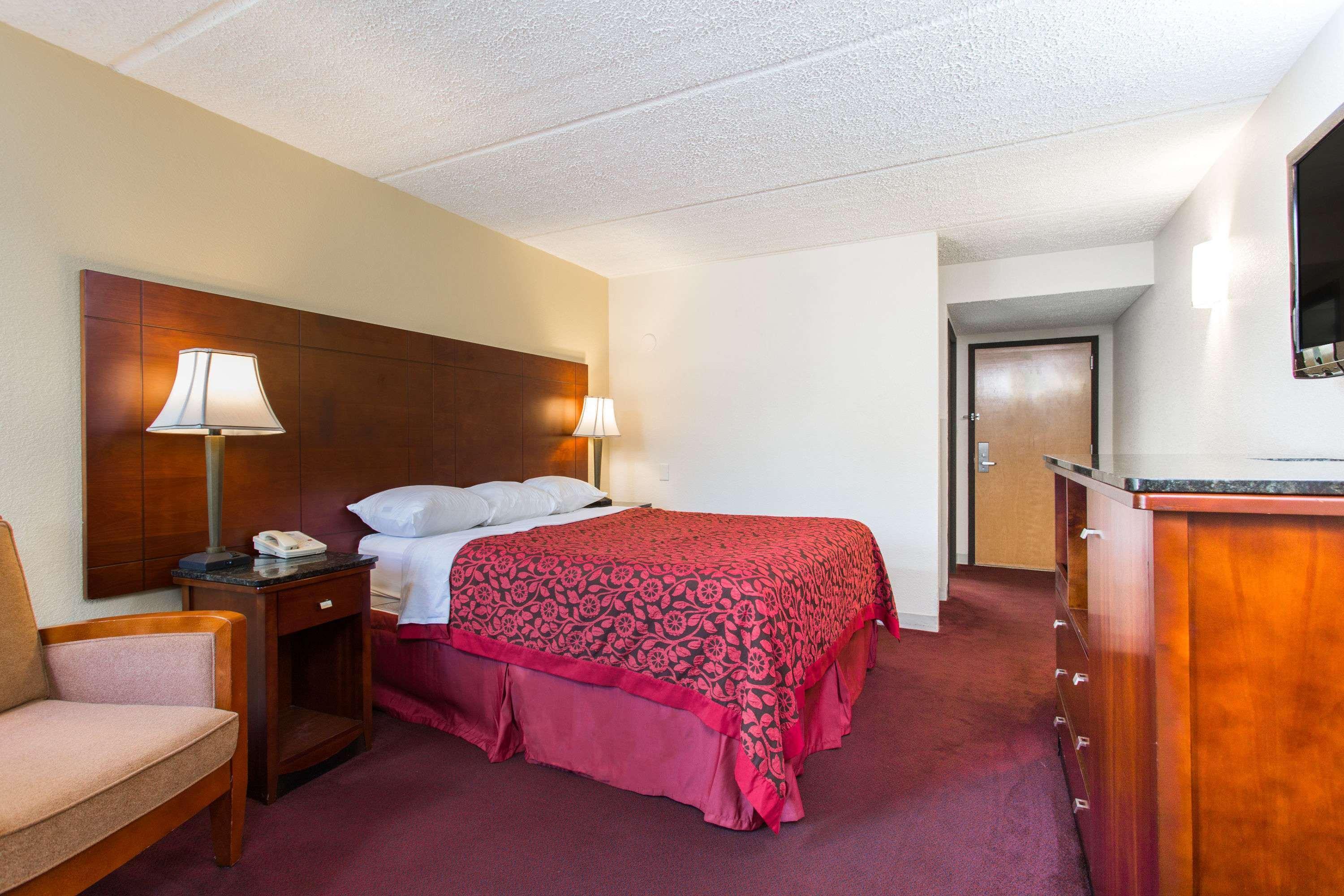 Days Inn By Wyndham High Point/Archdale Εξωτερικό φωτογραφία