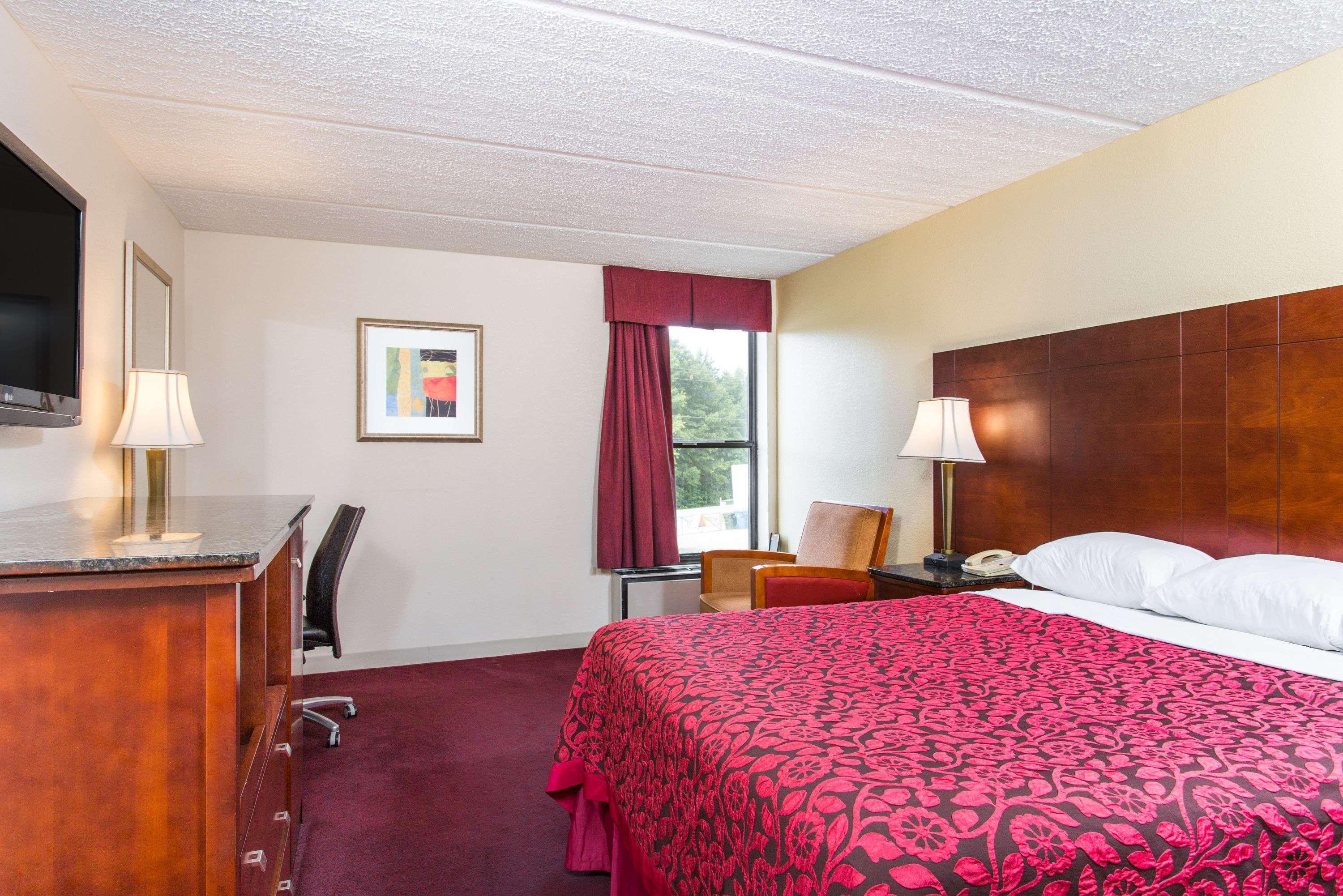 Days Inn By Wyndham High Point/Archdale Εξωτερικό φωτογραφία