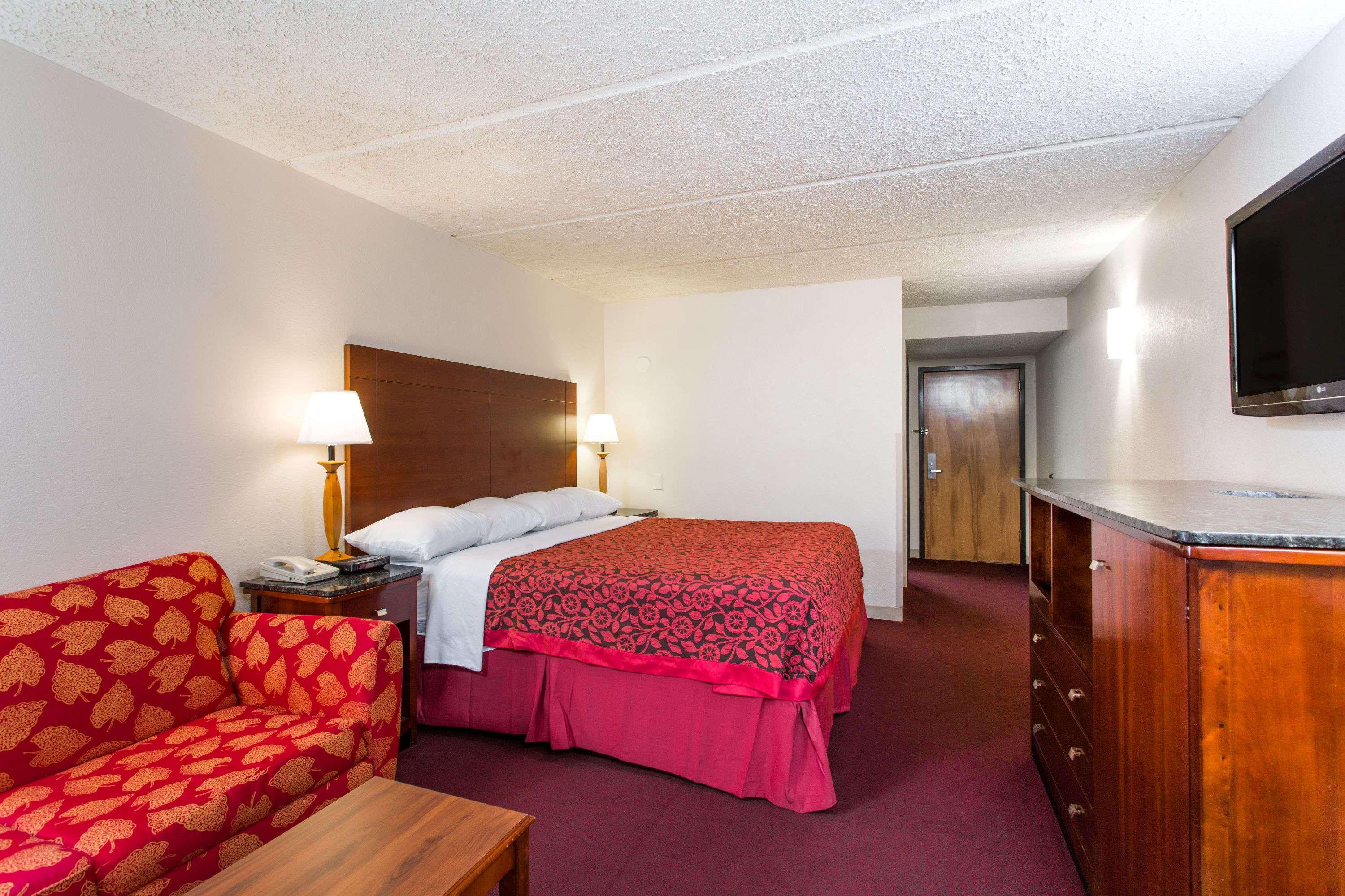 Days Inn By Wyndham High Point/Archdale Εξωτερικό φωτογραφία